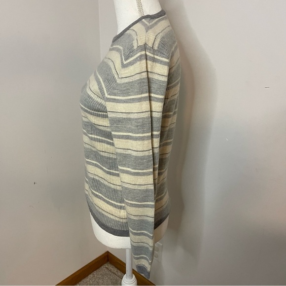 Calvin Klein 100% merino wool long sleeve crewneck striped sweater - Picture 2 of 6